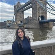 Soy Berta, estudiante apasionada y divertida. Ayudo con tareas escolares e inglés, explicando fácil y claro. ¡Aprenderás disfrutan